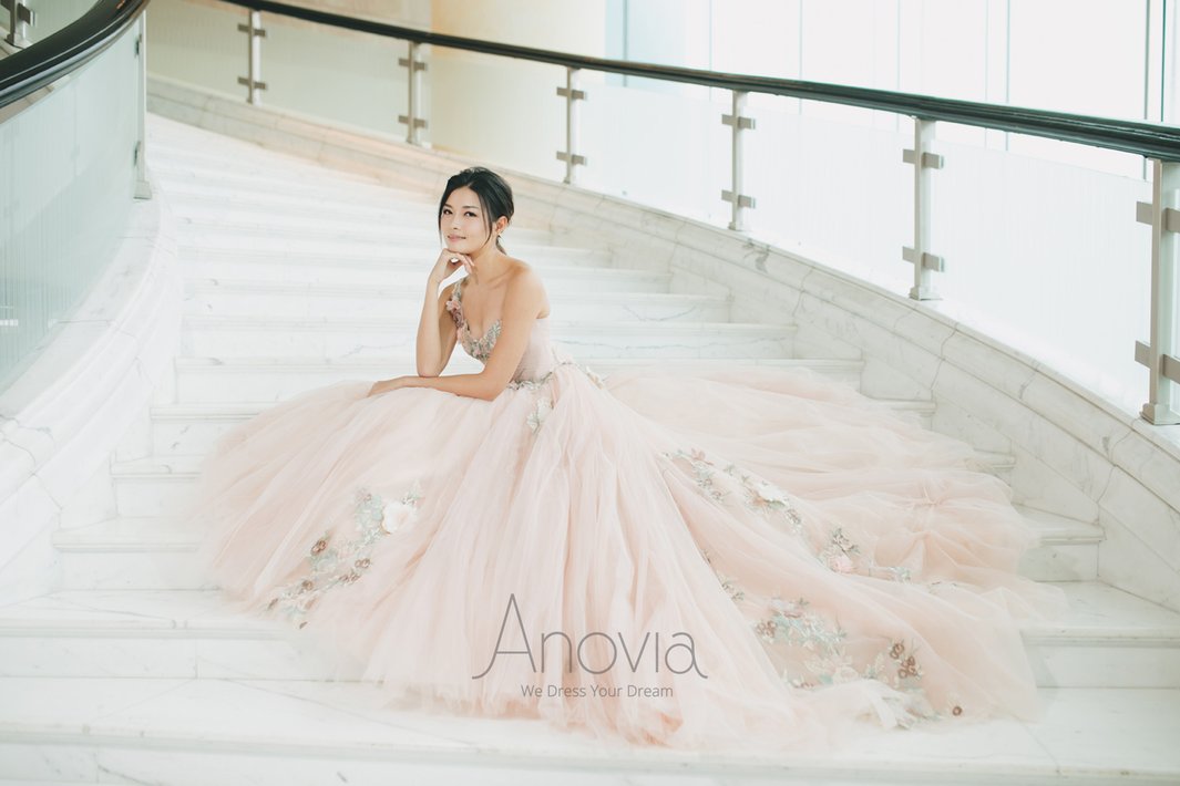 Anovia, 婚紗禮服